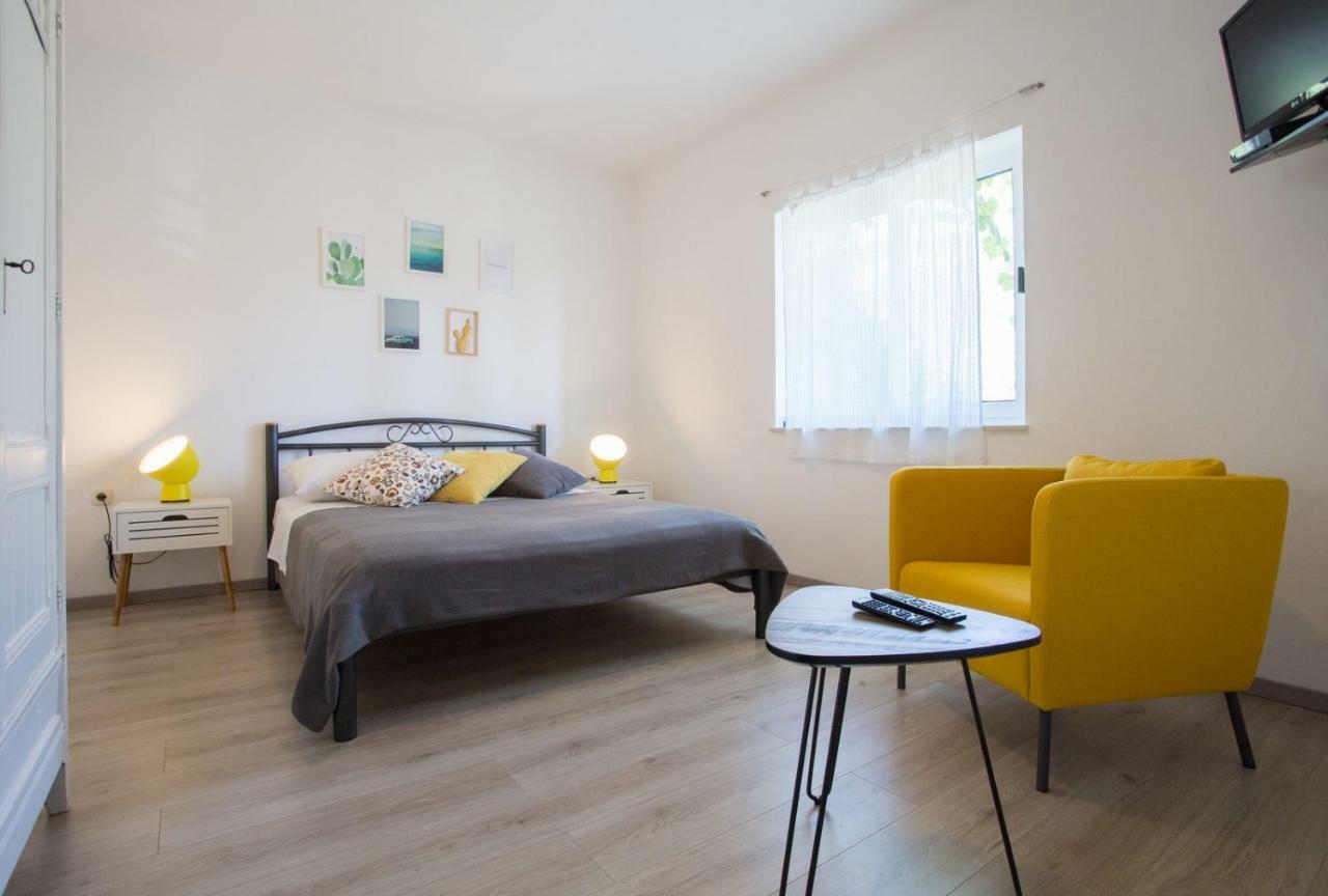 Apartments Zambarlin Komiza Ngoại thất bức ảnh